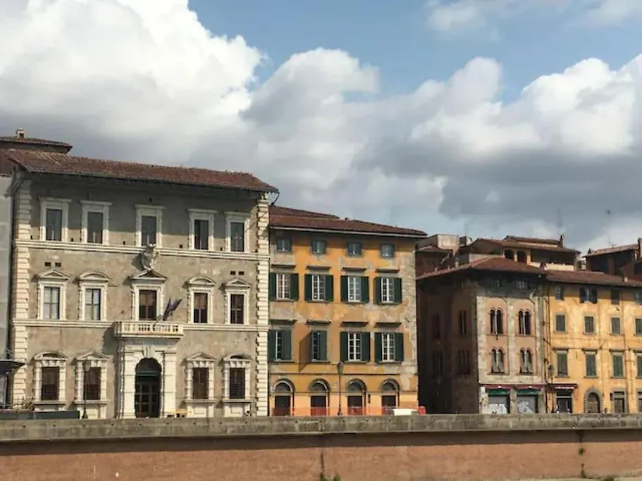 Romantic Suite Pisa 0*,