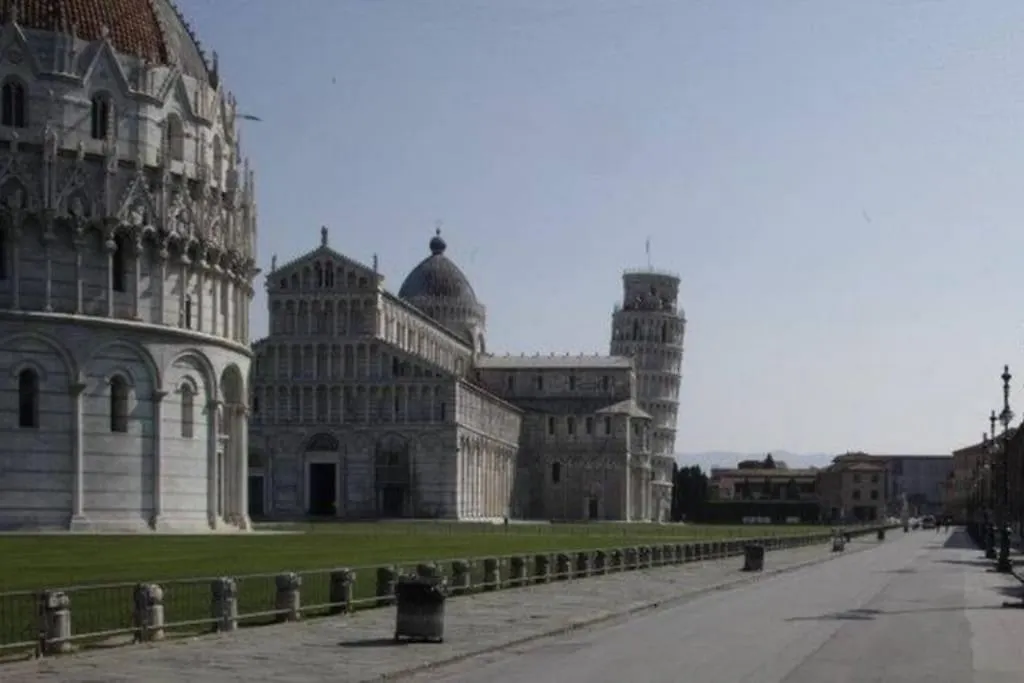 Romantic Suite Pisa 0*,